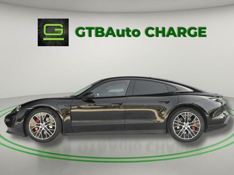 Preto Usado 2021 Porsche Taycan Sedan | € 63.500 - Imagem 1/4