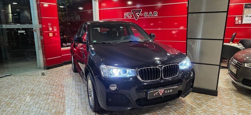 Azul Usado 2018 BMW X4 SUV | € 35.750 (Caro) - Imagem 1/4