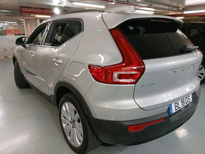 Cinza Usado 2024 Volvo XC40 Core SUV | € 42.400 (Preço elevado) - Imagem 1/2