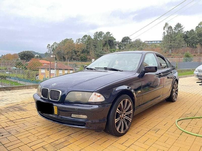Usado 2001 BMW 320 Sedan | € 2.400 (Super Preço) - Imagem 1/4