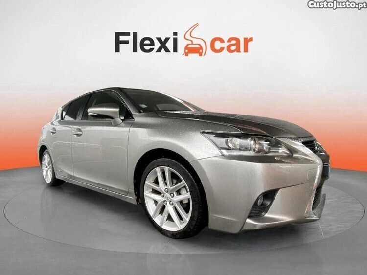 Cinza Usado 2017 Lexus CT200h Executive Line | € 18.980 - Imagem 1/1