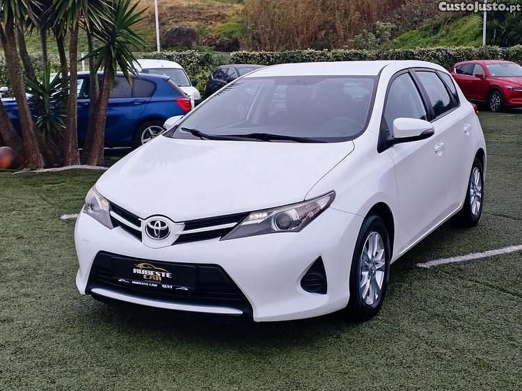 Branco Usado 2014 Toyota Auris Active Citadino | € 13.999 (Caro) - Imagem 1/1