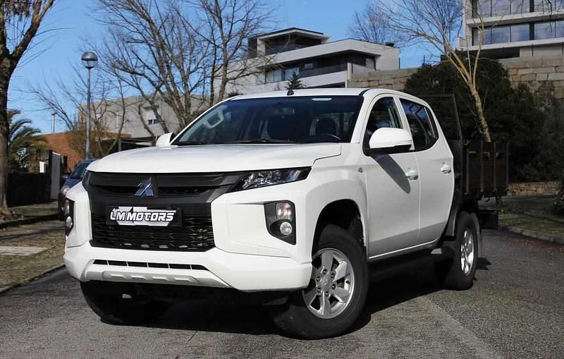 Usado Mitsubishi L200 Invite 150 HP (110 kW) 2022 Branco Pickup