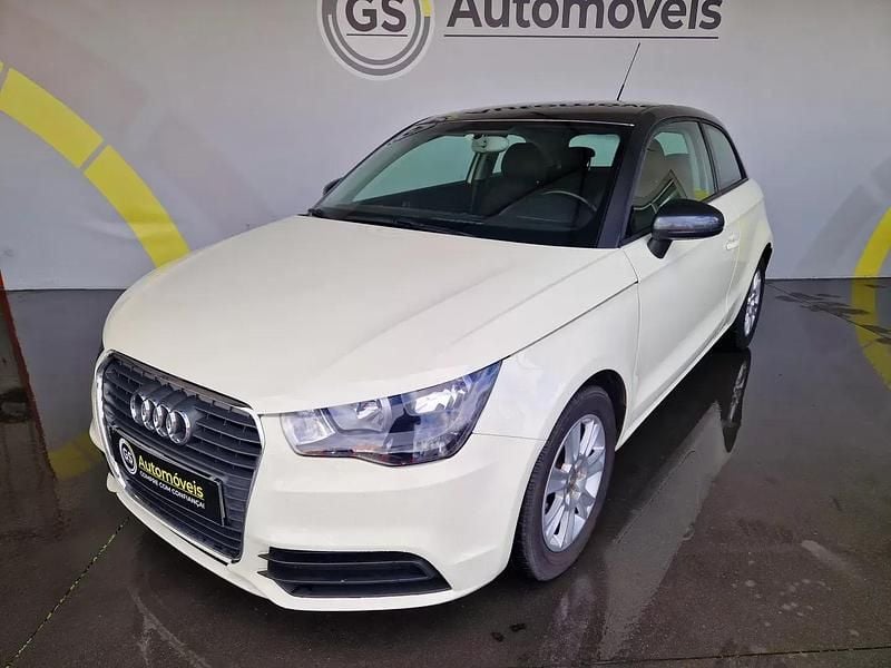 Bege Usado 2011 Audi A1 Attraction Citadino | € 8.990 (Bom preço) - Imagem 1/4