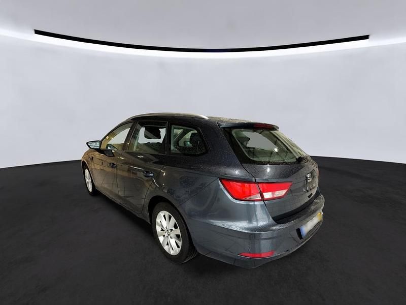 Usado Seat Leon ST 115 HP (84 kW) 2019 Antracite Carrinha