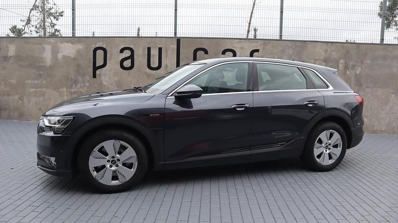 Usado Audi e-tron 300 kW (408 HP) 2022 Cinzento SUV