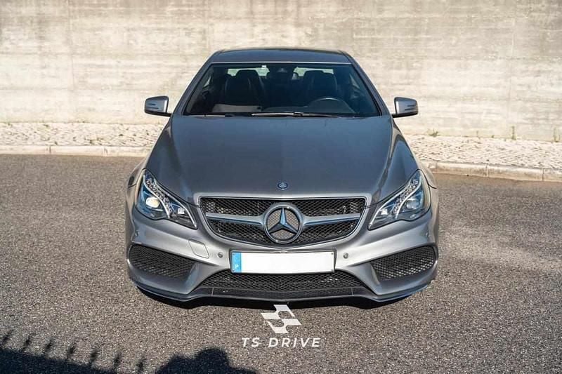 Usado Mercedes E220 170 HP (125 kW) 2013 Cinzento Coupé