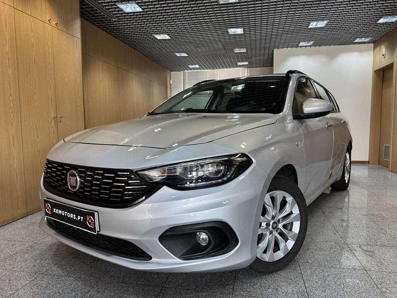 Cinzento Usado 2019 Fiat Tipo Wagon Carrinha | € 10.490 (Preço justo) - Imagem 1/4