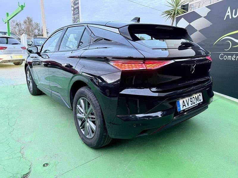 Usado DS Automobiles DS4 Trocadero 130 HP (95 kW) 2022 Preto