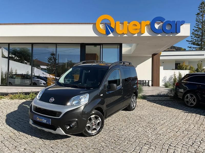 Preto Usado 2019 Fiat Fiorino Monovolume | € 10.490 (Preço justo) - Imagem 1/4