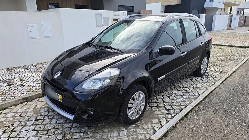 Usado Renault Clio II 75 HP (55 kW) 2011 Carrinha