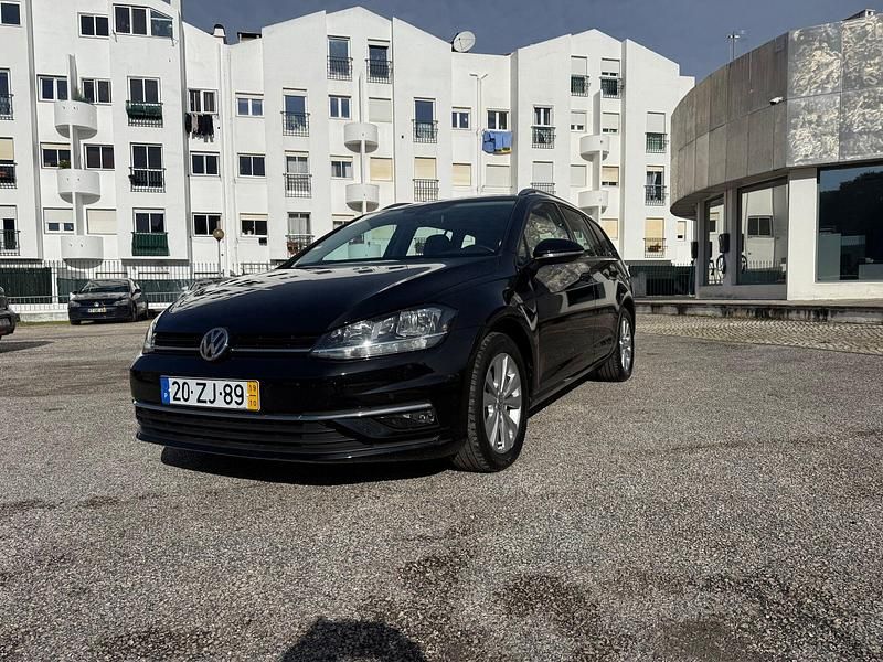 Usado VW Golf VII 116 HP (85 kW) 2019 Preto Carrinha