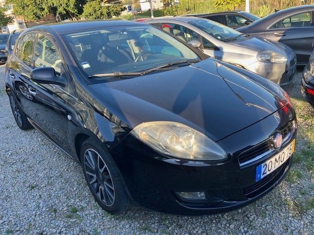 Usado Fiat Bravo Dynamic 105 HP (77 kW) 2012 Cinzento Citadino