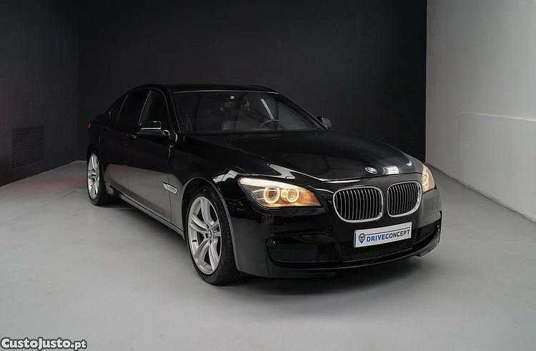 Preto Usado 2011 BMW 740 Sedan | € 19.900 - Imagem 1/1