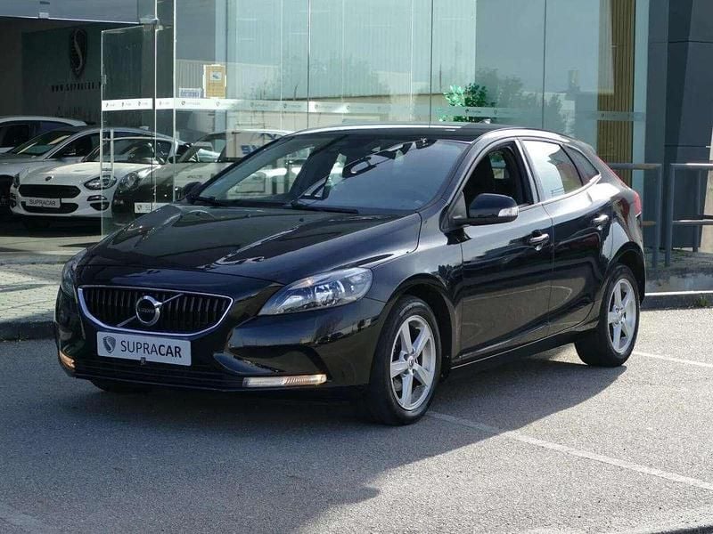 Preto Usado 2018 Volvo V40 Carrinha | € 13.490 (Preço justo) - Imagem 1/4