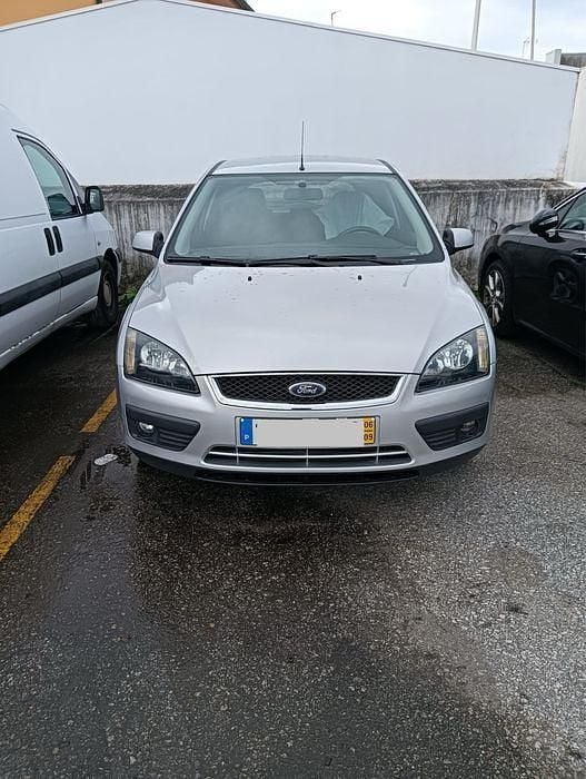 Usado 2006 Ford Focus Sedan | € 5.200 (Preço elevado) - Imagem 1/4