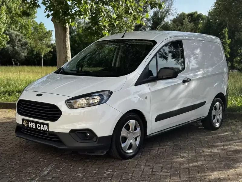 Usado Ford Transit 80 HP (58 kW) 2019 Branco Sedan