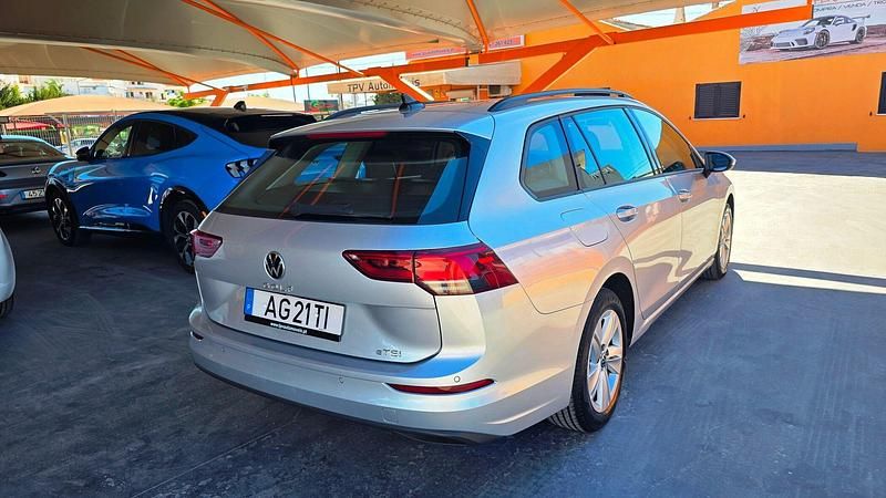Usado VW Golf VIII Life 110 HP (80 kW) 2021 Cinzento Carrinha