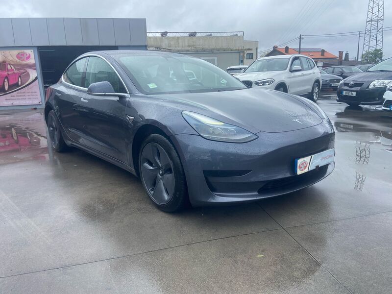 Cinza Usado 2020 Tesla Model 3 Sedan | € 25.900 (Preço elevado) - Imagem 1/4