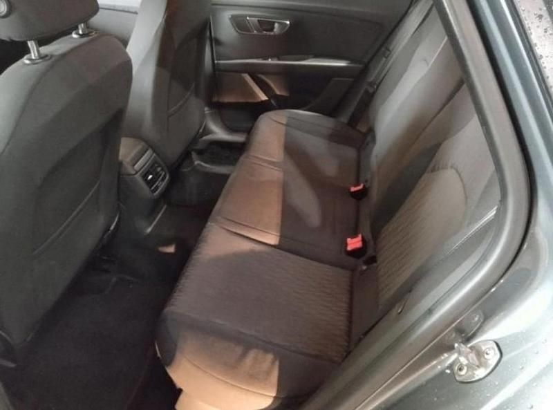 Usado Seat Leon ST 110 HP (80 kW) 2016 Cinzento Carrinha