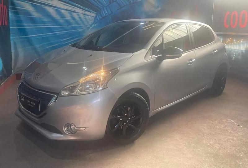 Cinza prata Usado 2013 Peugeot 208 Active Citadino | € 6.999 (Preço justo) - Imagem 1/4