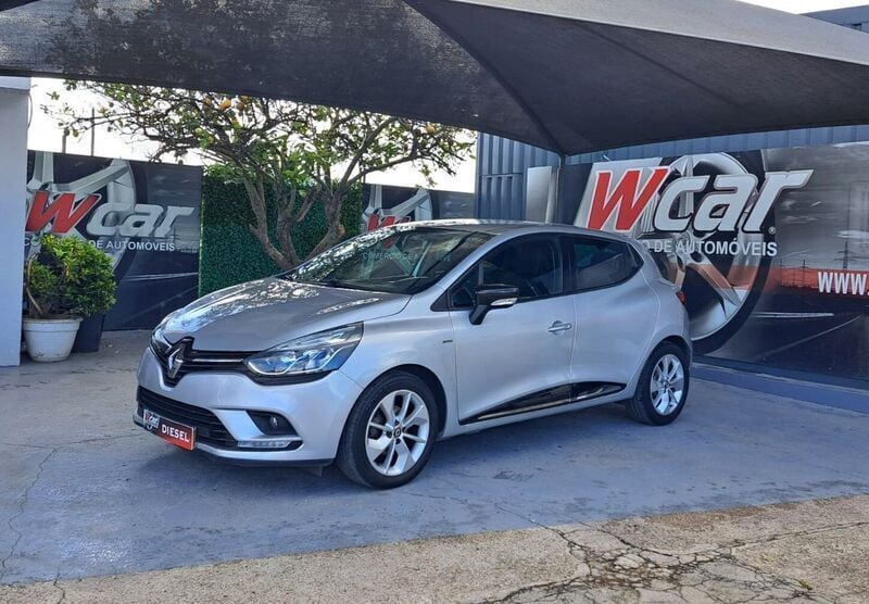 Cinzento Usado 2018 Renault Clio IV LIMITED Citadino | € 12.950 (Preço justo) - Imagem 1/4