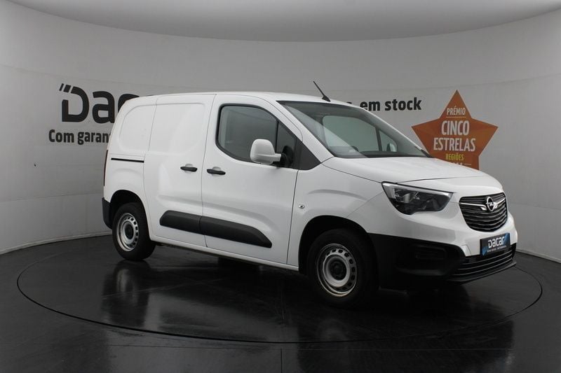 Branco Usado 2019 Opel Combo Enjoy Monovolume | € 11.999 (Bom preço) - Imagem 1/4