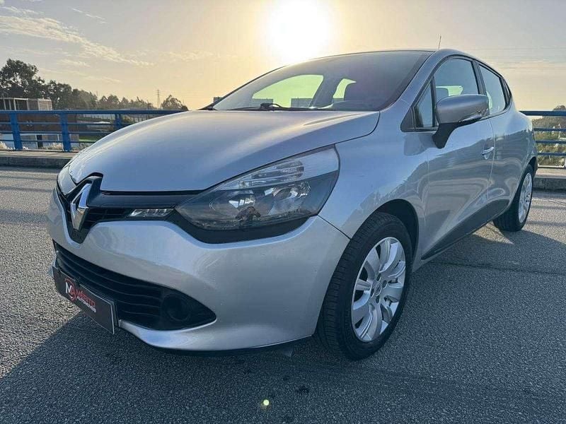 Cinzento Usado 2013 Renault Clio IV | € 7.250 (Super Preço) - Imagem 1/4