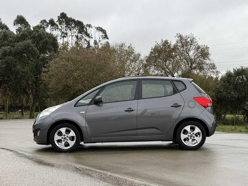 Usado Kia Venga 75 HP (55 kW) 2010 Citadino