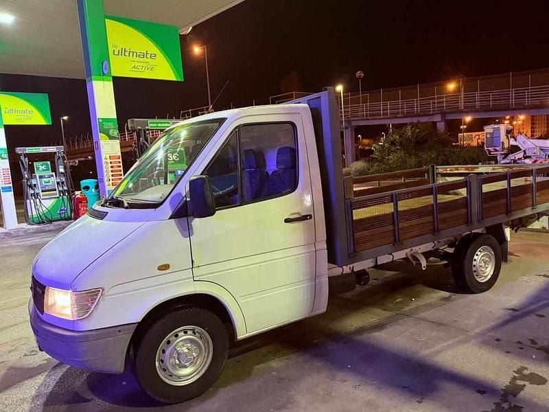 Usado Mercedes Sprinter 79 HP (58 kW) 1996 Branco Van