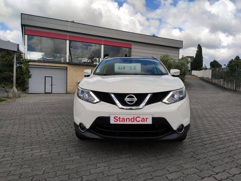 Branco Usado 2015 Nissan Qashqai SUV | € 20.950 - Imagem 1/4