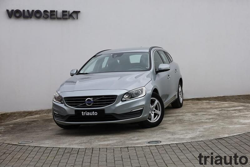 Cinzento ósmio Usado 2015 Volvo V60 Momentum Carrinha | € 16.800 (Caro) - Imagem 1/4