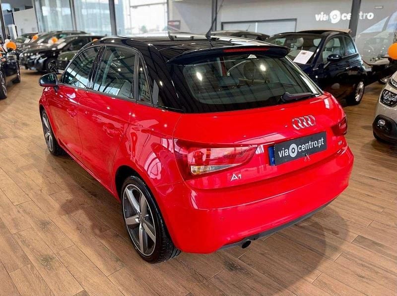 Usado Audi A1 Sportback Sport 90 HP (66 kW) 2012 Vermelho Citadino