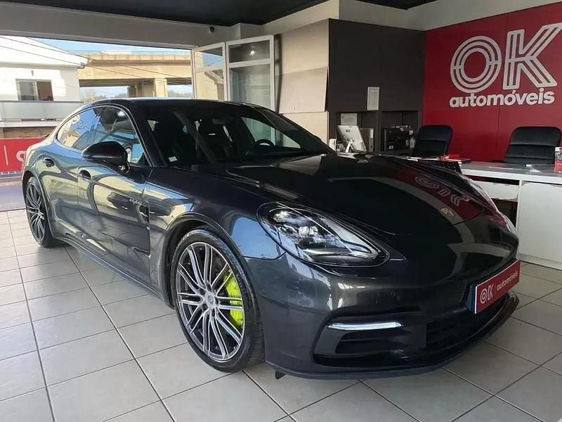 Usado Porsche Panamera Edition 462 HP (339 kW) 2018 Cinza antracite Citadino