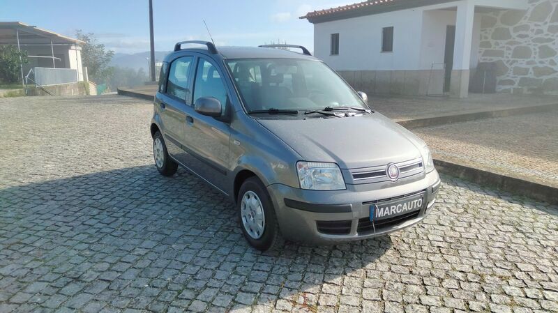 Cinzento Usado 2011 Fiat Panda Active Citadino | € 4.990 - Imagem 1/4