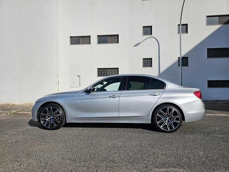 Usado BMW 318 150 HP (110 kW) 2019 Cinzento Sedan