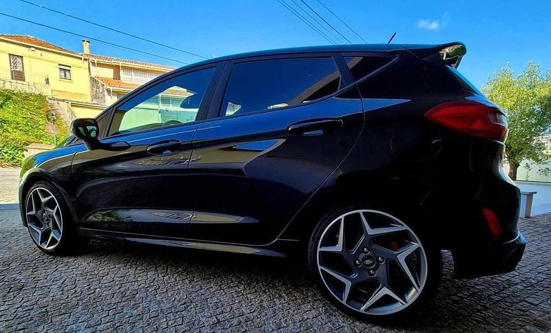 Usado Ford Fiesta ST 200 HP (147 kW) 2019 Preto Carrinha