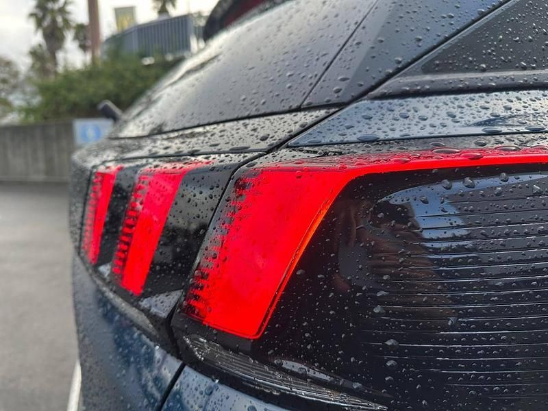 Usado Peugeot 3008 130 HP (95 kW) 2023 Azul SUV