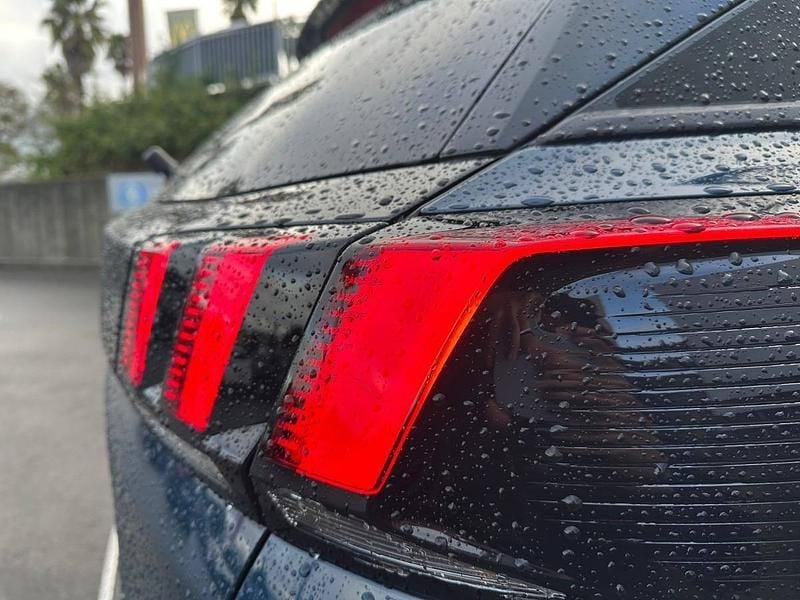 Usado Peugeot 3008 Allure 130 HP (95 kW) 2023 Azul SUV