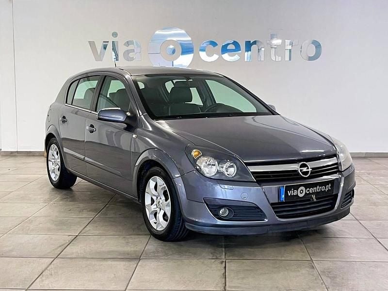 Cinza Usado 2006 Opel Astra Cosmo Citadino | € 3.500 (Bom preço) - Imagem 1/4