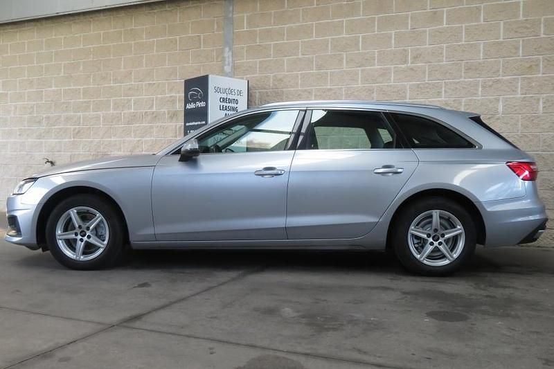 Usado Audi A4 Design 150 HP (110 kW) 2022 Cinza Carrinha
