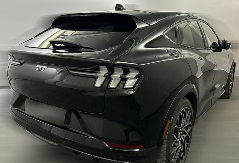 Usado Ford Mustang Mach-E 358 kW (487 HP) 2022 Preto SUV