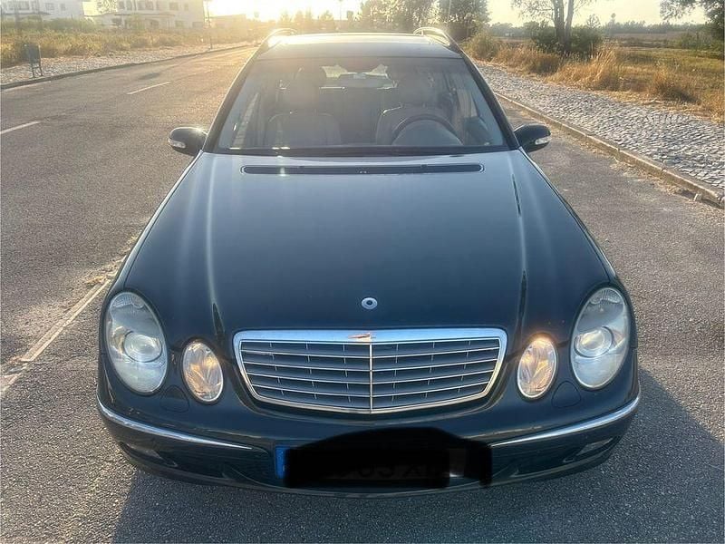 Usado 2004 Mercedes E270 Sedan | € 7.500 (Preço justo) - Imagem 1/4