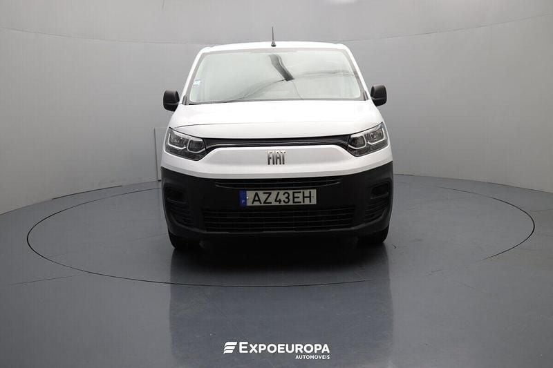 Branco Usado 2023 Fiat Doblò Monovolume | € 18.490 (Preço justo) - Imagem 1/4