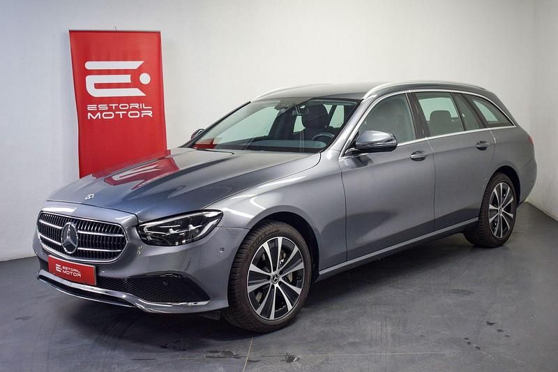 Cinza Usado 2022 Mercedes E300 Avantgarde Carrinha | € 45.000 (Preço justo) - Imagem 1/4