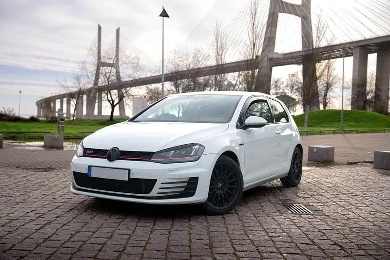 Usado VW Golf VII GTI 220 HP (161 kW) 2016