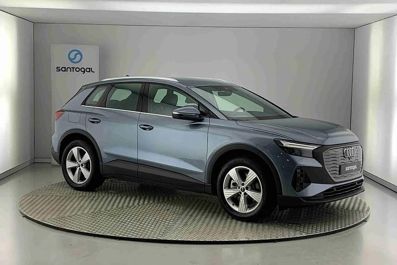 Azul Novo 2025 Audi Q4 e-tron Comfort SUV | € 54.750 (Preço justo) - Imagem 1/4