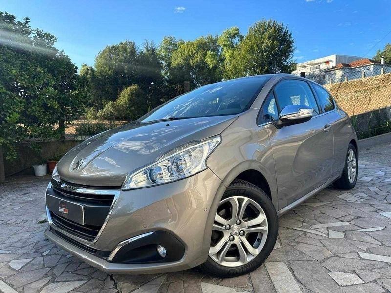 Outra Usado 2013 Peugeot 208 Allure Citadino | € 8.750 (Preço justo) - Imagem 1/4