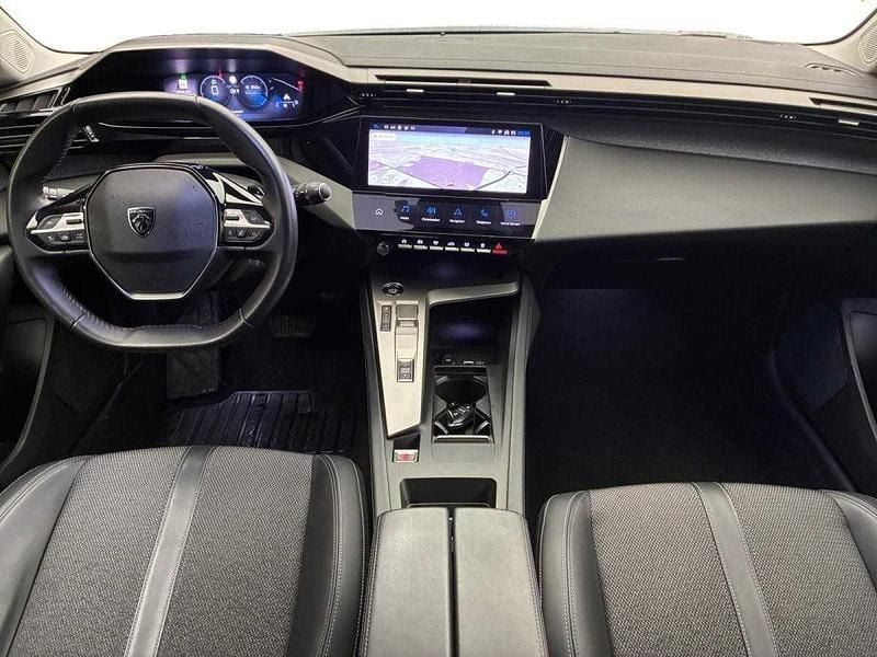 Usado Peugeot 308 SW 130 HP (95 kW) 2023 Verde Carrinha