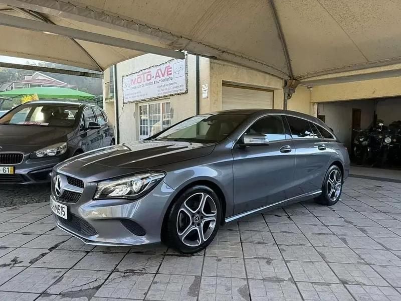 Usado Mercedes CLA180 Shooting Brake Urban 109 HP (80 kW) 2016 Cinza escuro Carrinha